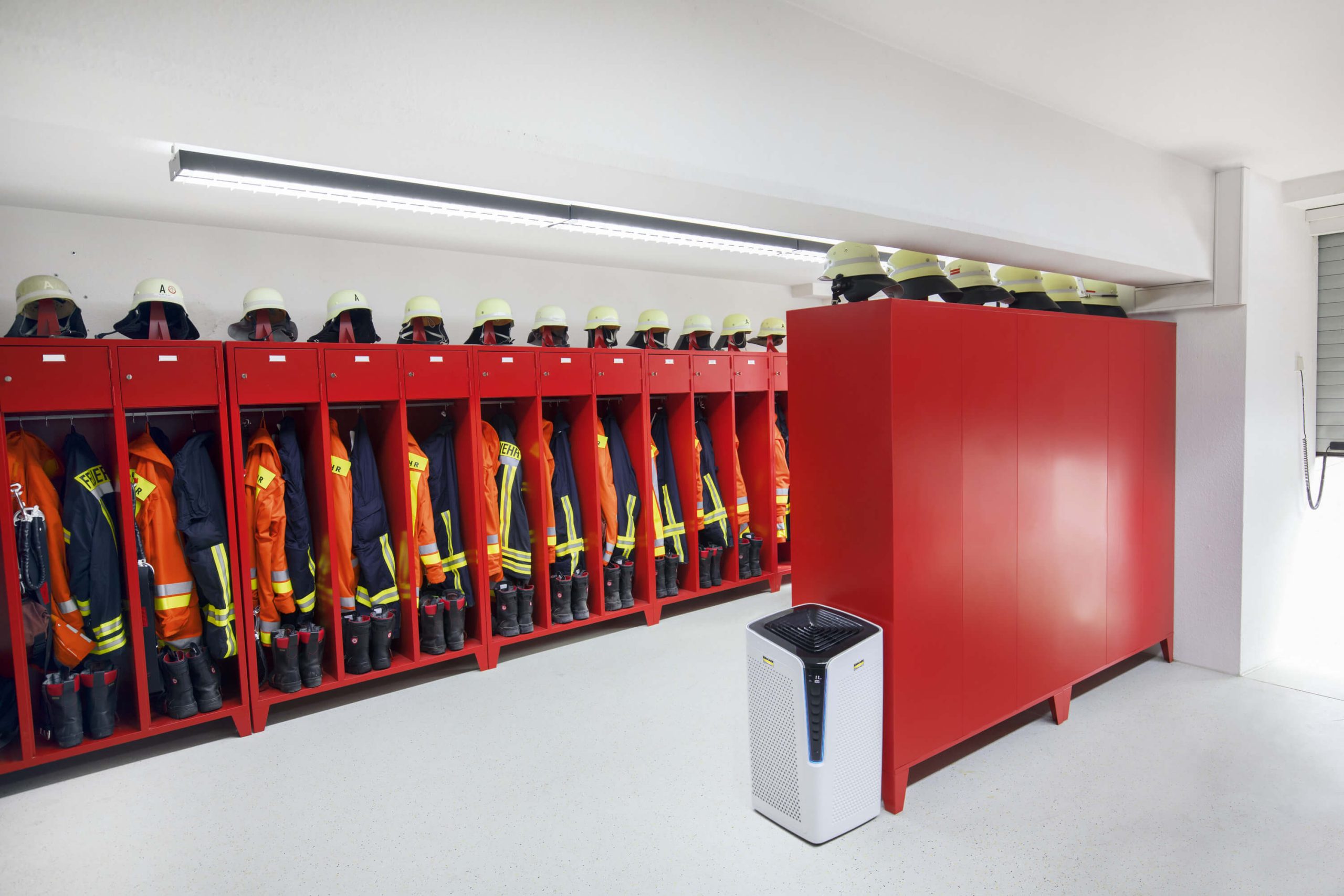 AF_100_firefighter_app_1_CI15_2000x3000px_3000x2000px Application Image