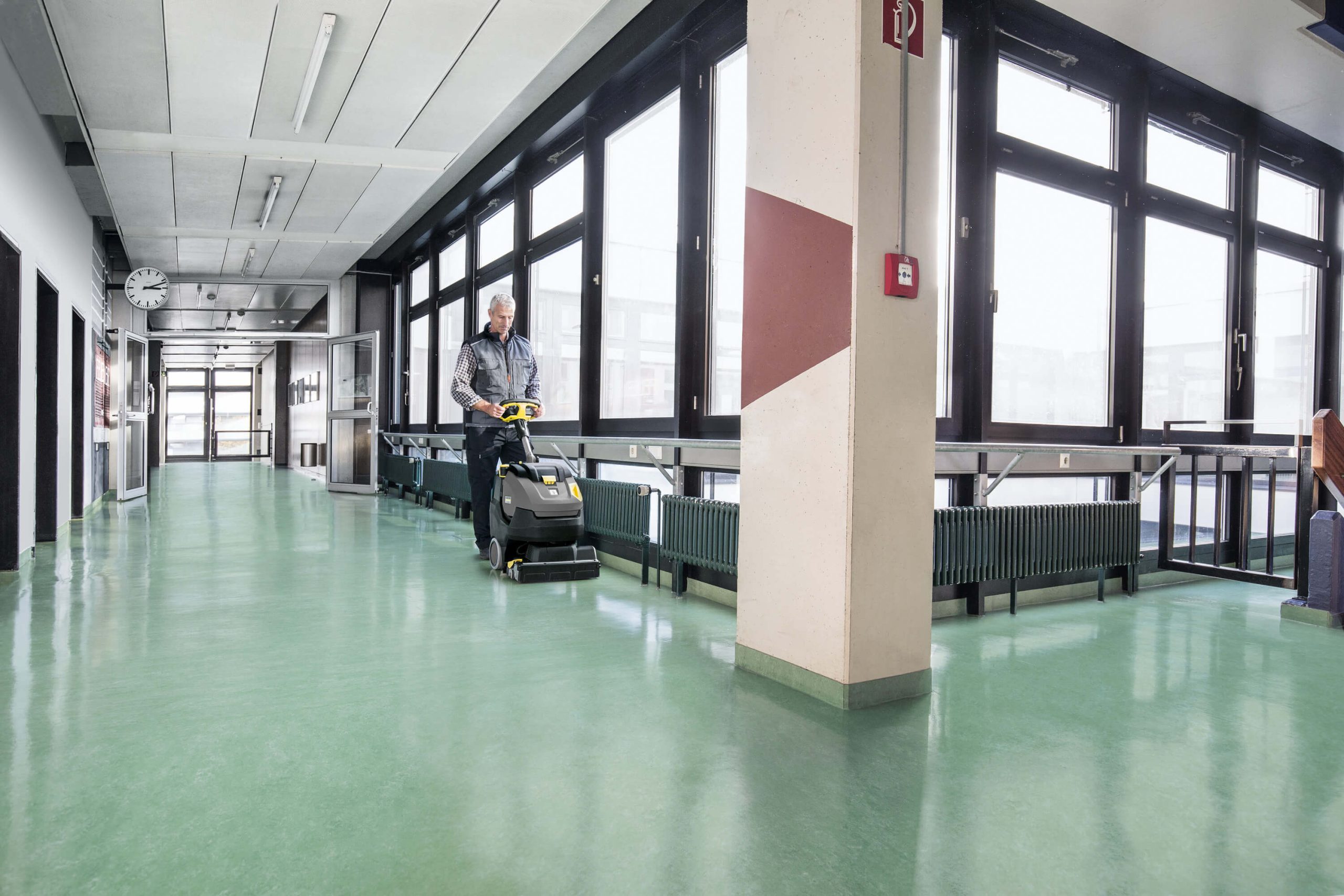 BR_45_22_C_school_app_5_CI15_2000x3000px_3000x2000px Application Image