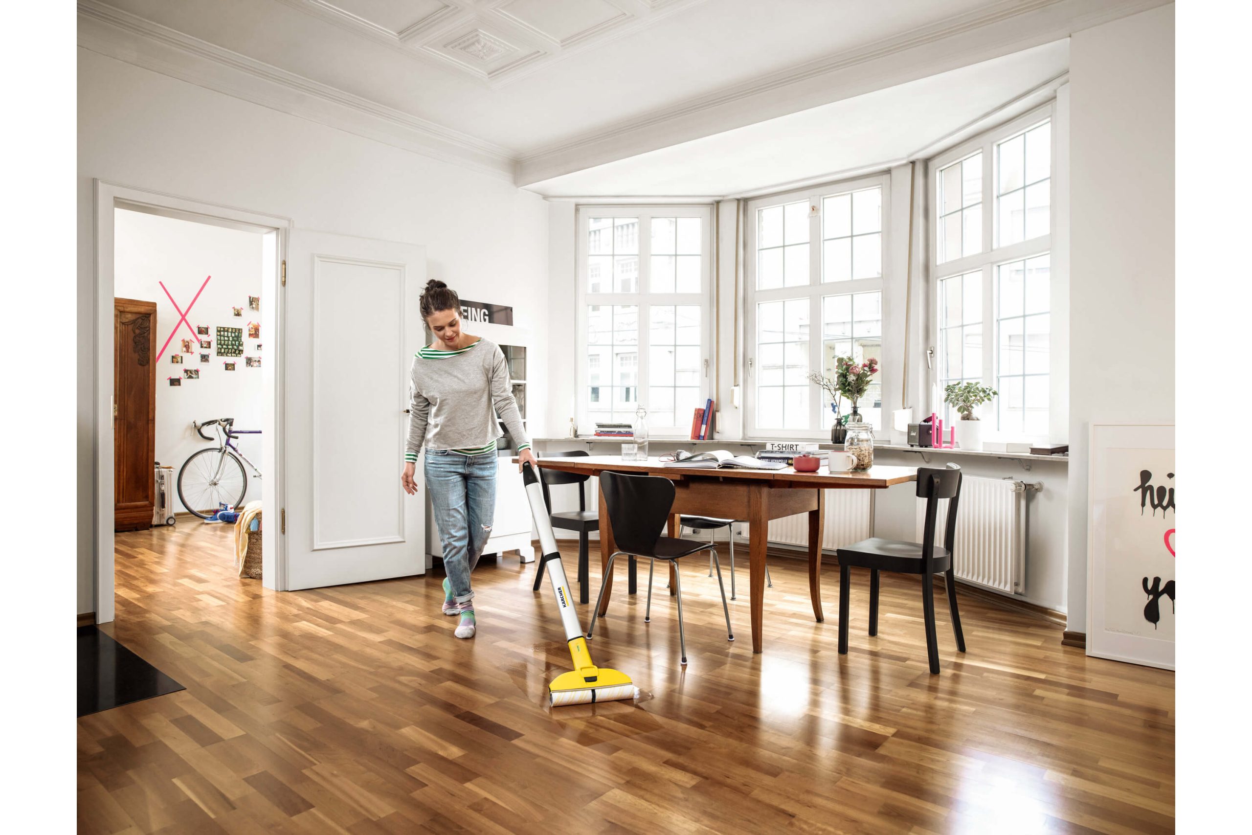 EWM_2_living_room_yellow_app_02_CI20_2000x3000px_3000x2000px Application Image