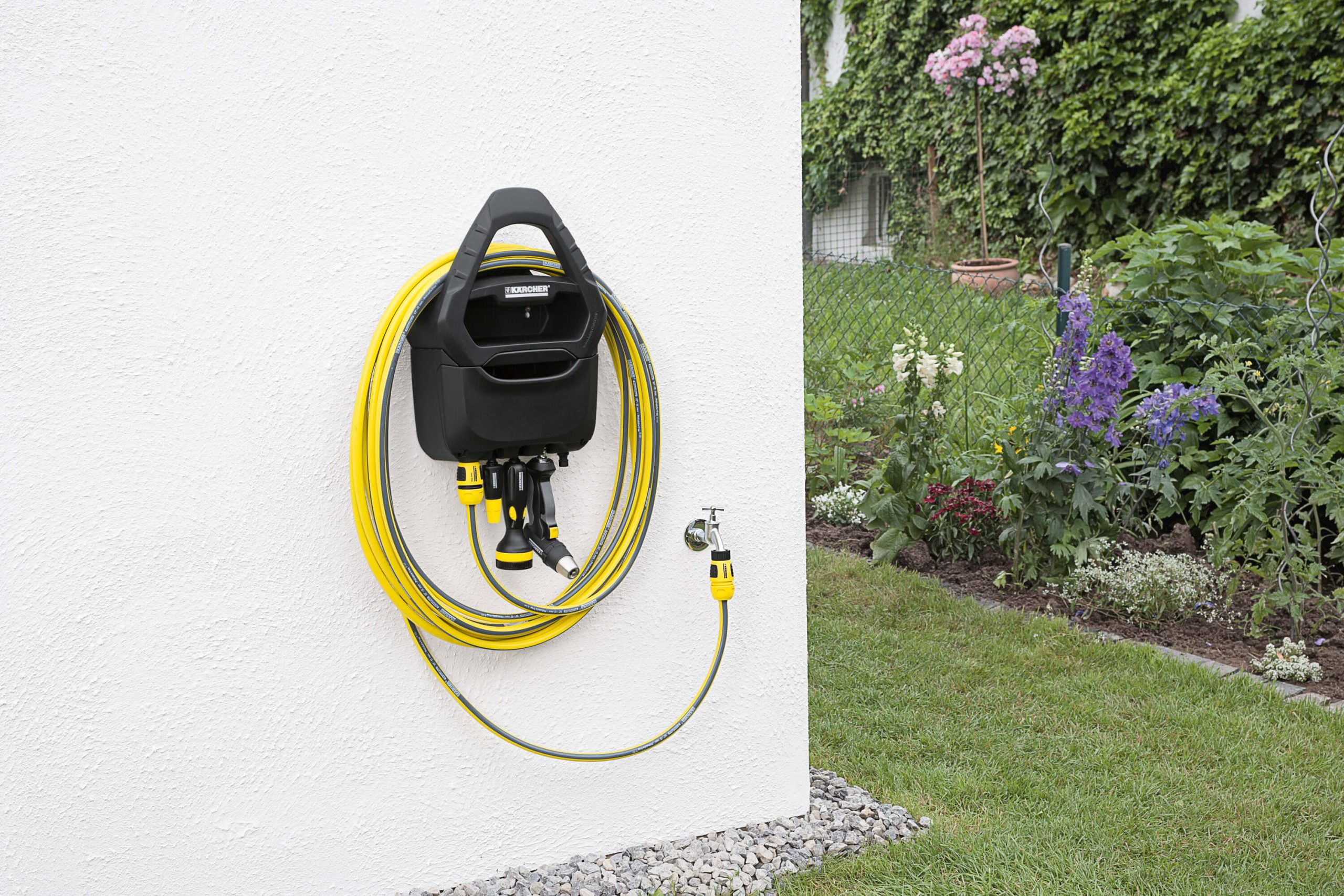 Hose_Hanger_app_16_2000x3000px_3000x2000px Application Image