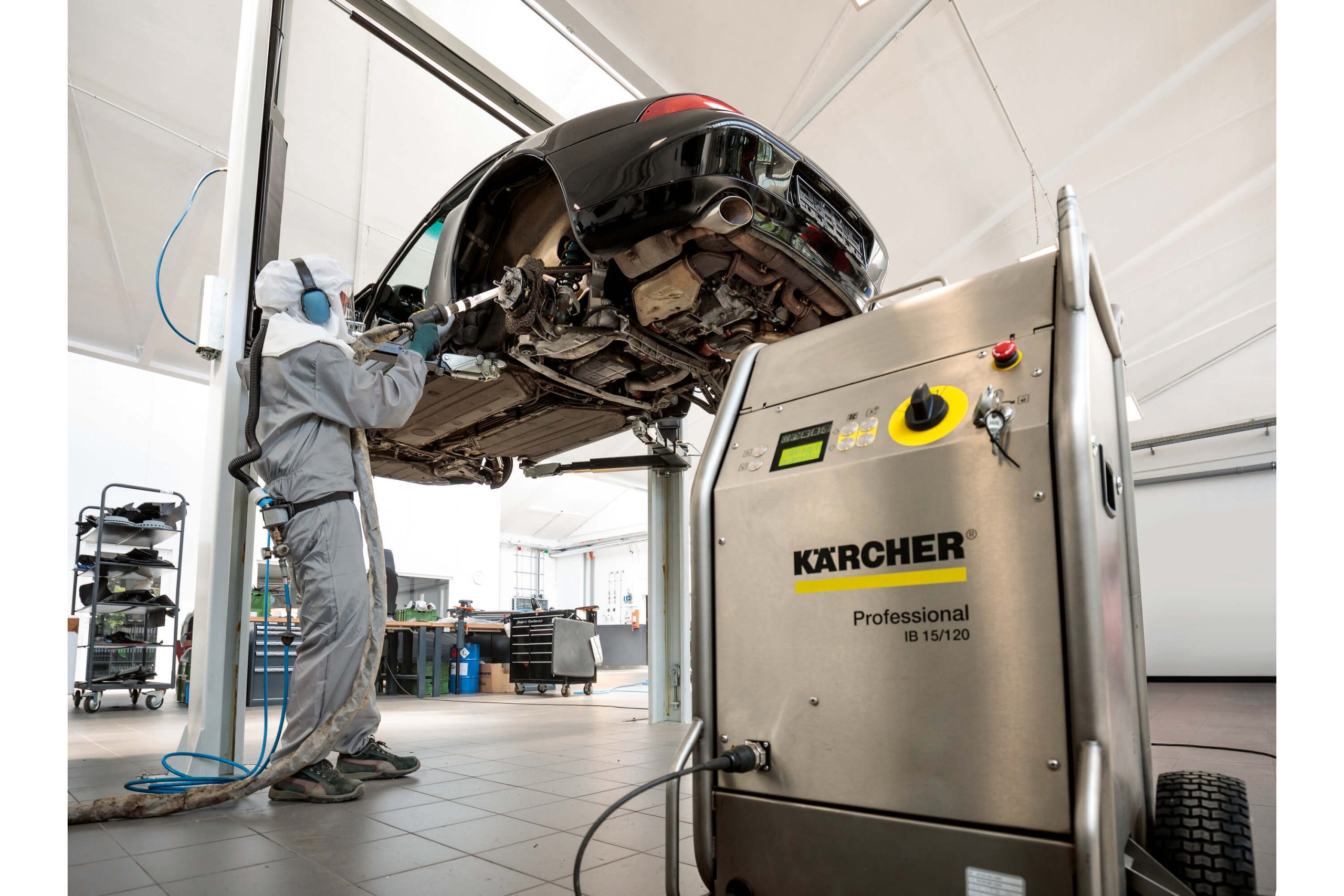 IB_15_120_automotive_app_04_CI15_2000x3000px_3000x2000px Application Image