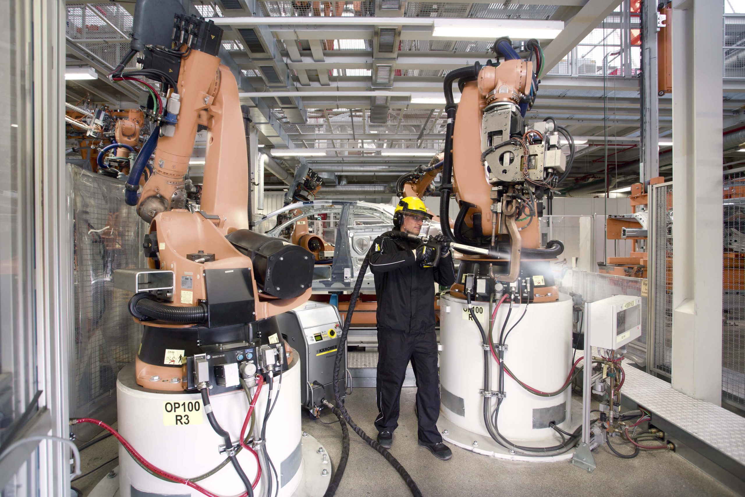 IB_7_40_automotive_industry_app_1_CI15_2000x3000px_3000x2000px Application Image