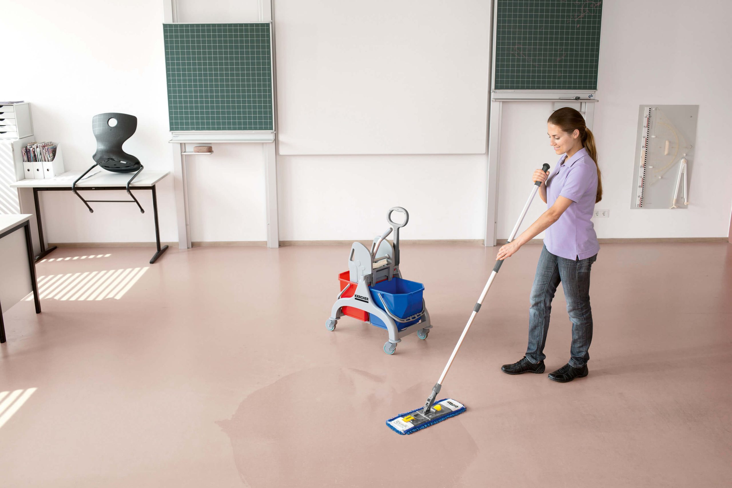 Manual_tools_mop_trolley_app_02_CI15_2000x3000px_3000x2000px Application Image