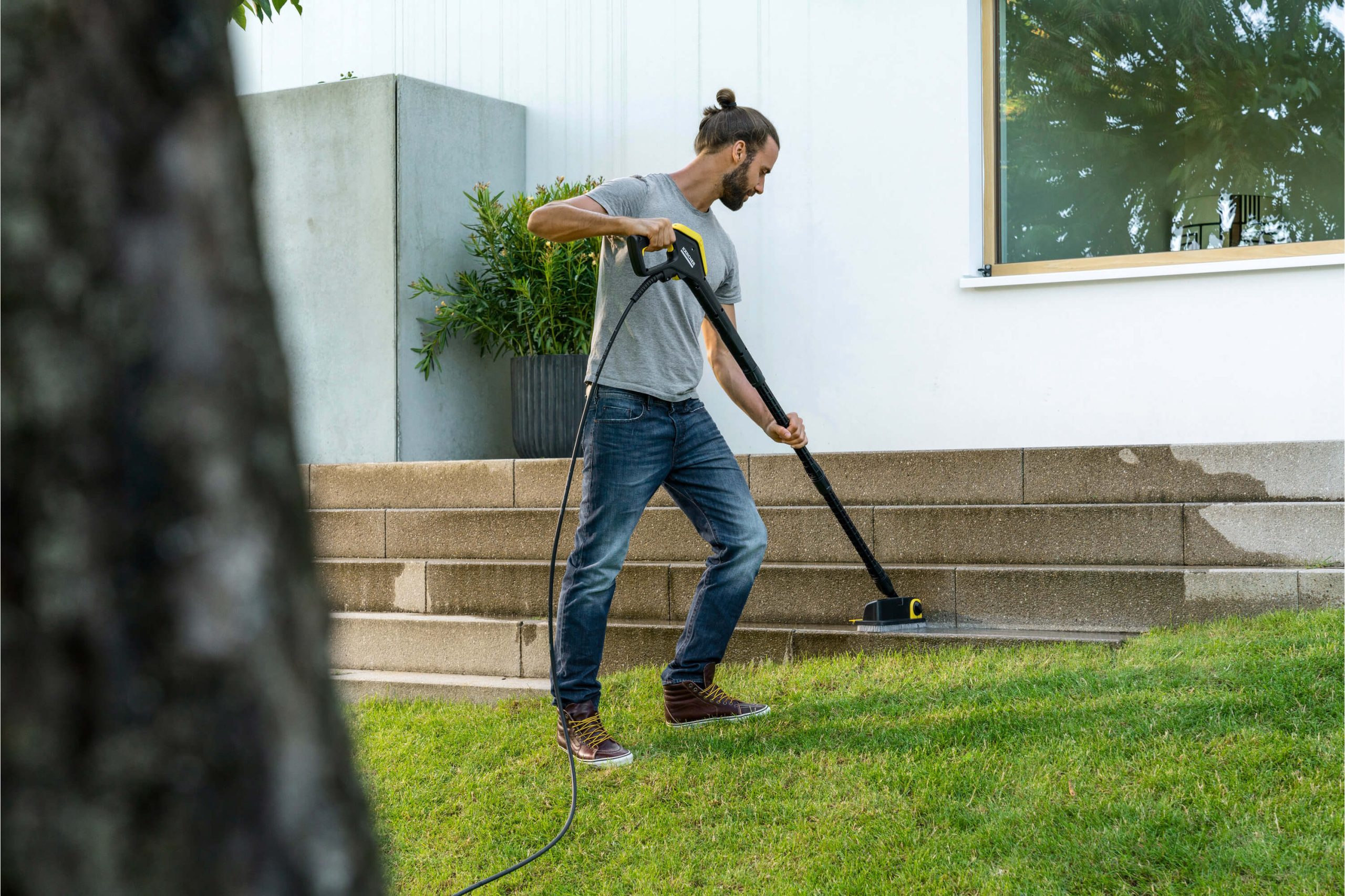 PS_30_Plus_stairs_app_06_CI20_2000x3000px_3000x2000px Application Image