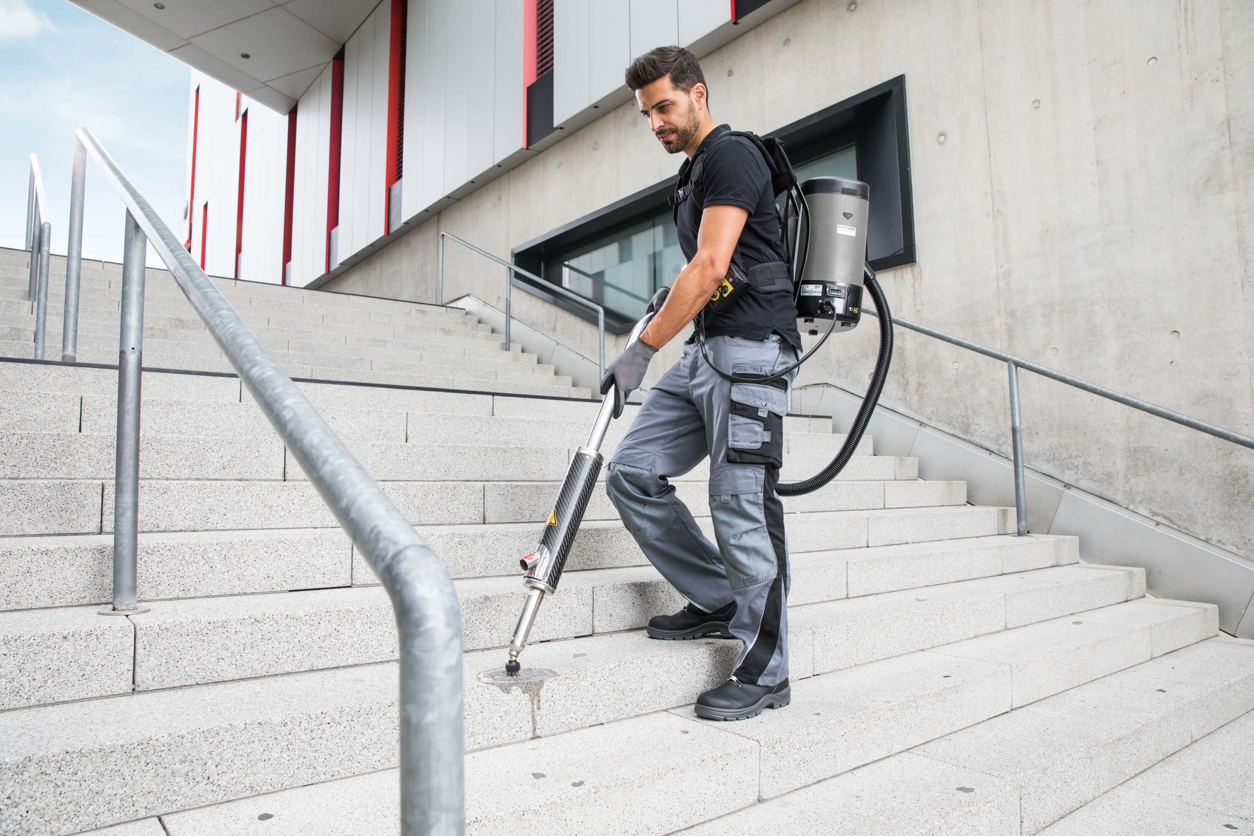 SGG_1_public_services_app_2_CI15_2000x3000px_3000x2000px Application Image