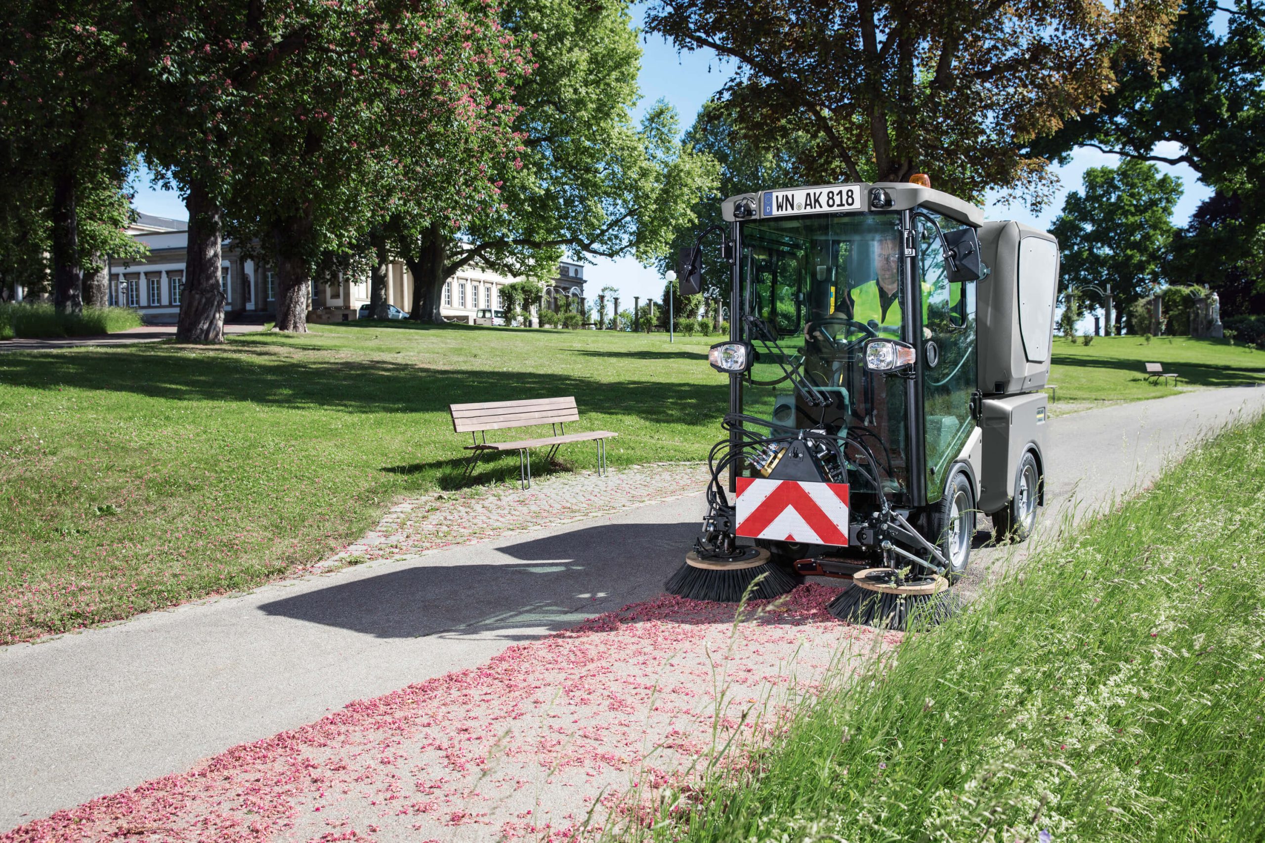 MIC_42_municipal_sweeping_app_6_CI15_2000x3000px_3000x2000px Application Image